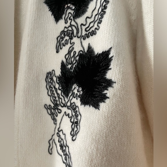 Ivory Lambswool Vintage cardigan - Picture 2 of 5